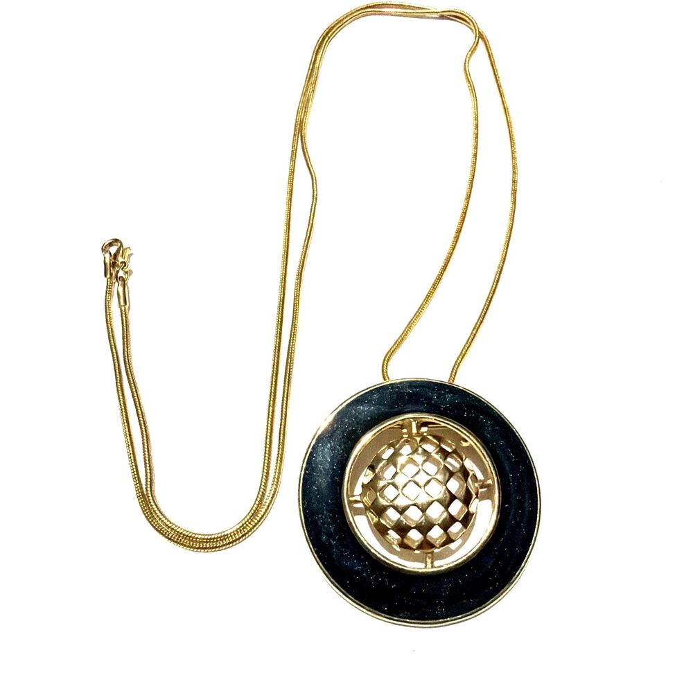 Vtg Weekenders Black Enamel Gold Tone Round Brooch Pin Pendant Necklace